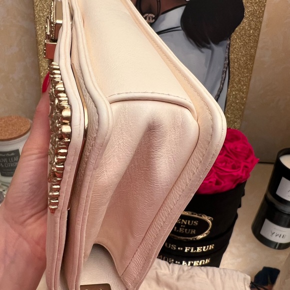 Chanel Chateau Versailles ivory medium boy bag RARE - Picture 13 of 16